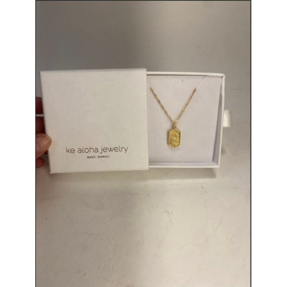 NWT Boxed Aloha Ke Jewelry Gold Necklace Diamond Shaped Pendant
